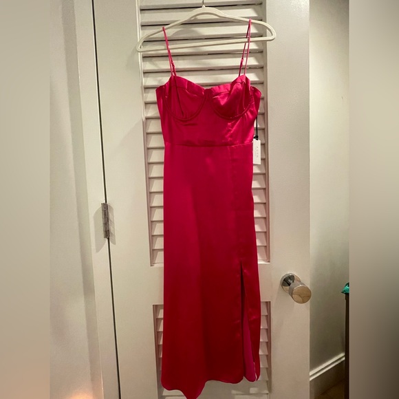 NWT Astr The Label Fuchsia Dress - Picture 4 of 6